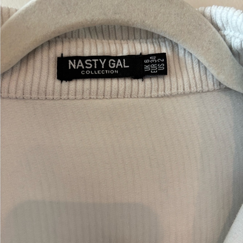 Nasty Gal Cream Cropped Blazer - Picture 3 of 5